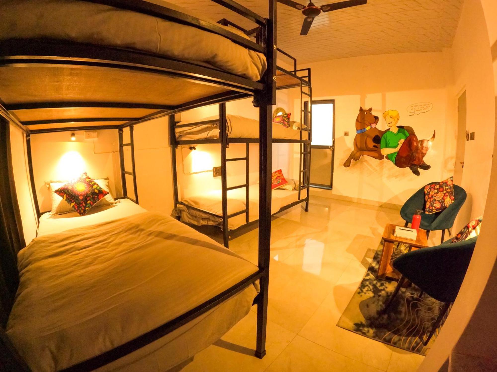 Funky Backpackers Hotel Udaipur Buitenkant foto