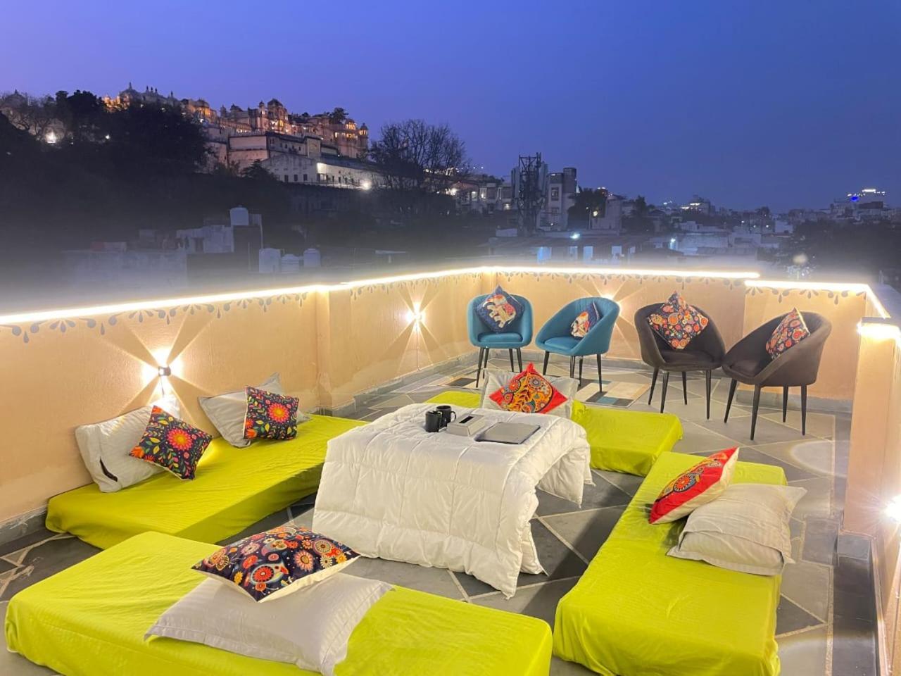 Funky Backpackers Hotel Udaipur Buitenkant foto